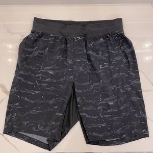 Lululemon men’s camo shorts | linerless | Sz Medium | EUC